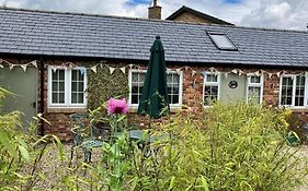 Centre Village 2 Bedroom Cottage - The Byre
